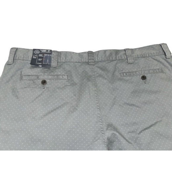 St John's Bay Shorts size 44 Gray Tiny White Dots Comfort Stretch Waist 9 Inseam - Picture 6 of 6